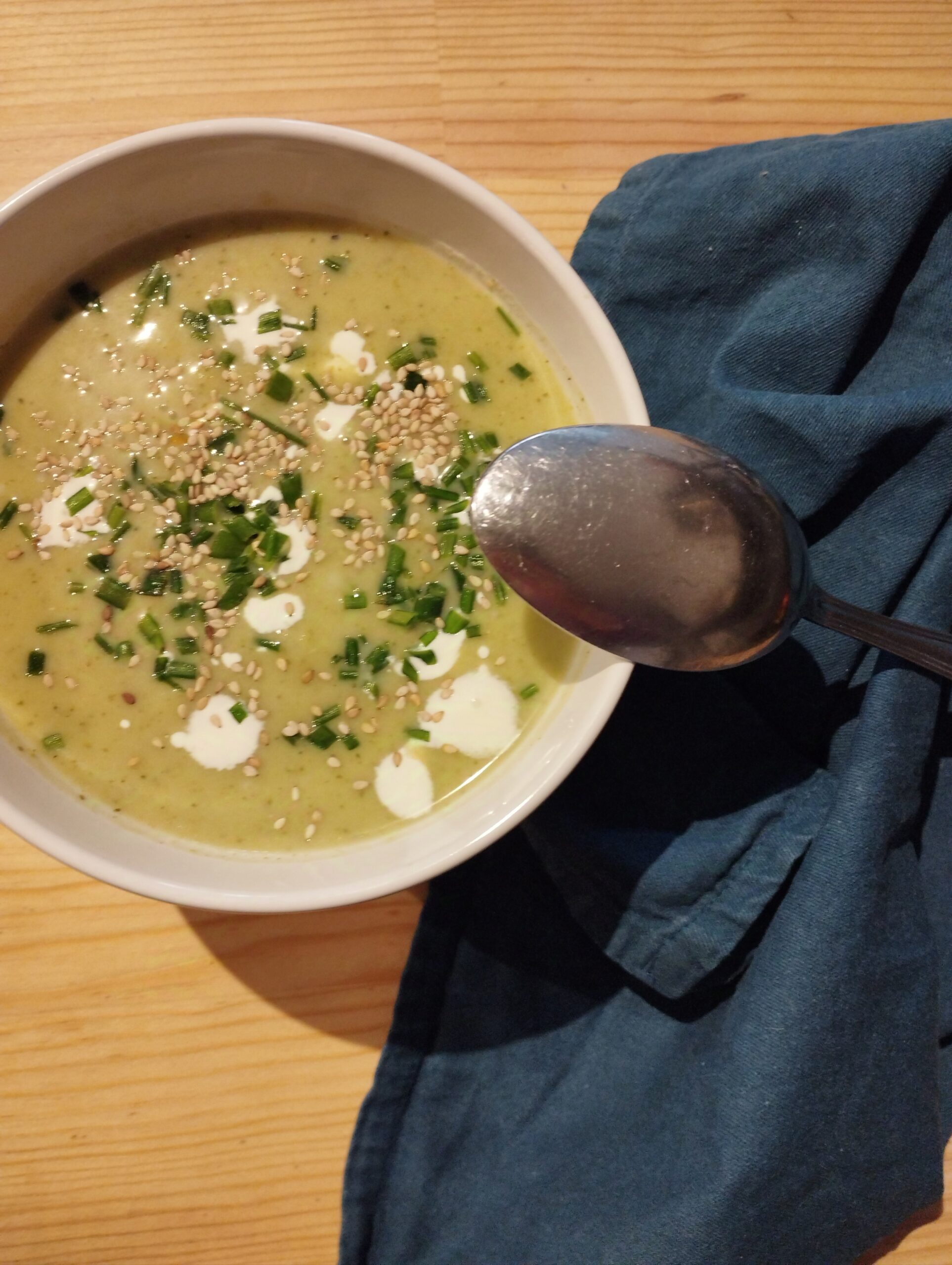 Velouté de brocolis et roquefort